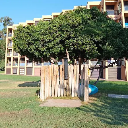 Vue Et Acces Direct Sur Et Piscine Apartman